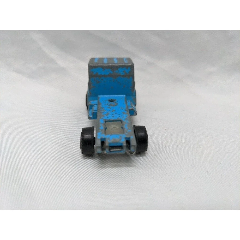 Yat Ming vintage blue